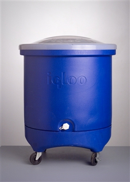 Igloo Party Tub With Wheels